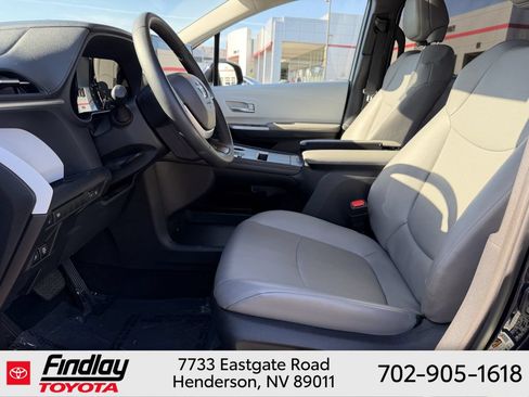 Certified 2026 Toyota Sienna XLE FWD image 6