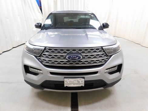 Used 2021 Ford Explorer Limited w/ Equipment Group 301A image 4