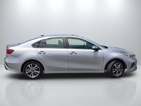 Used 2022 Kia Forte LXS FWD image 6