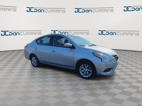 Used 2018 Nissan Versa SV w/ SV Special Edition Package FWD image 2