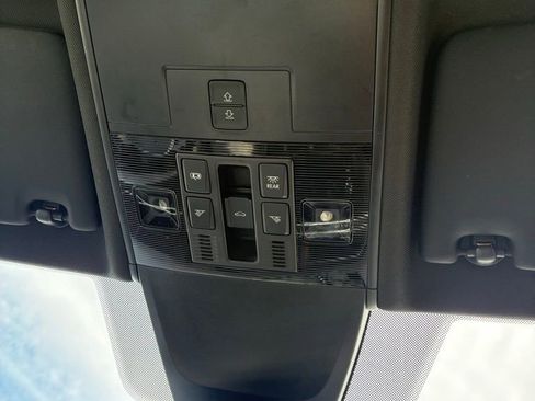 Used 2021 Volkswagen Tiguan SEL Premium R-Line image 40