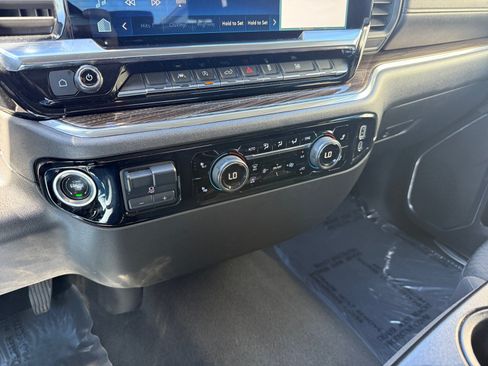 Used 2025 Chevrolet Silverado 1500 LT RWD image 13