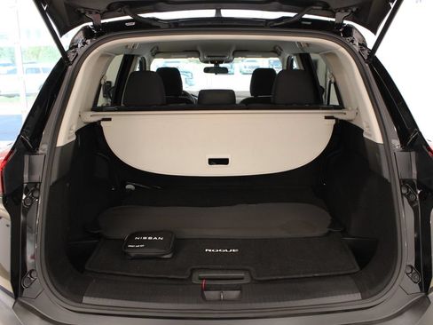 Used 2023 Nissan Rogue S FWD image 30
