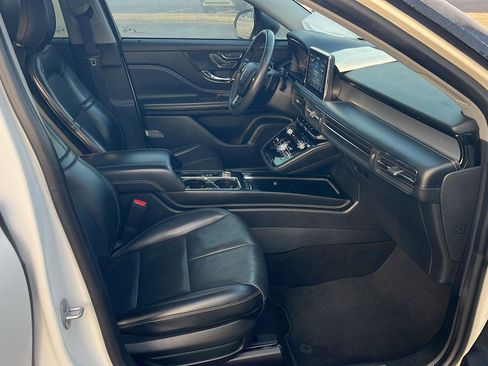 Used 2021 Lincoln Corsair AWD w/ Premium Package image 14