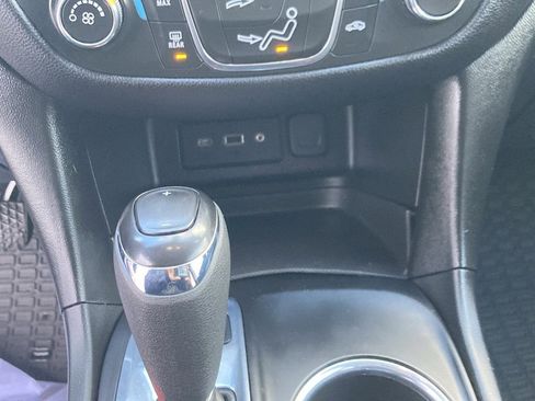 Used 2019 Chevrolet Equinox LT image 18