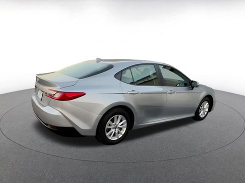 Used 2025 Toyota Camry LE image 15