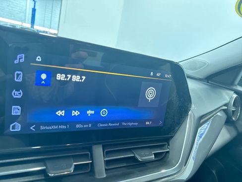 Used 2025 Chevrolet Trax ACTIV w/ Driver Confidence Package image 24