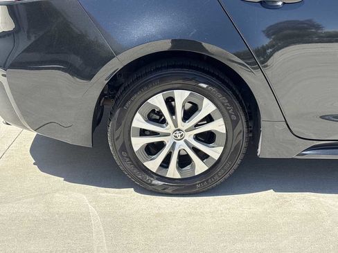 Used 2021 Toyota Corolla LE w/ Carpet Mat Package (TMS) FWD image 9