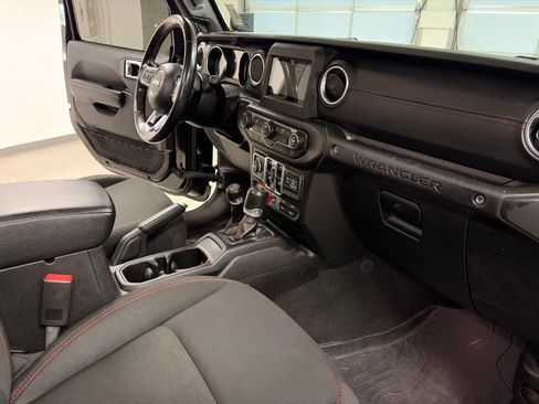 Used 2020 Jeep Wrangler Unlimited Rubicon w/ Quick Order Package 28Y Recon AWD/4WD image 23