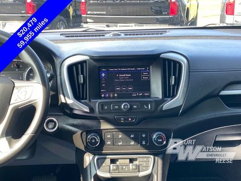 Used 2024 GMC Terrain SLE FWD image 21