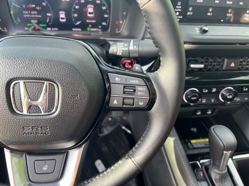 Used 2025 Honda Accord Touring image 18