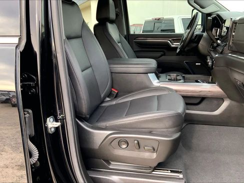 Used 2024 Chevrolet Silverado 3500 LTZ w/ LTZ Premium Package image 8