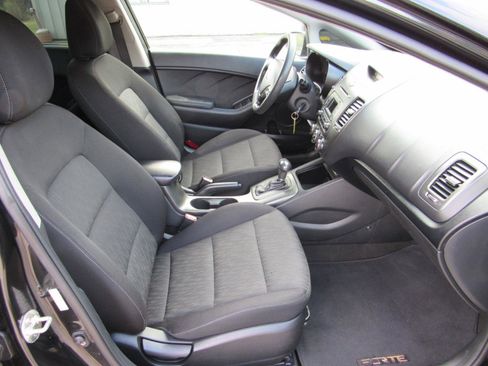 Used 2016 Kia Forte LX image 8