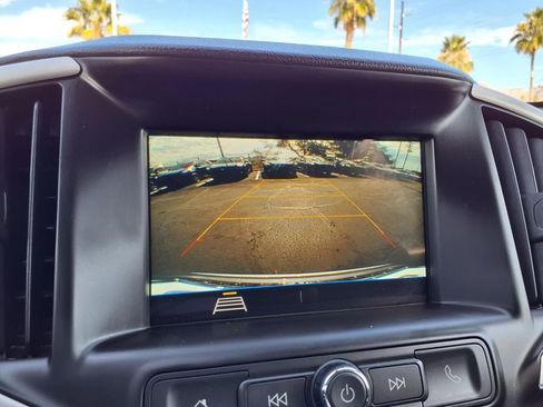 Used 2019 GMC Terrain SLE w/ Driver Convenience Package image 3