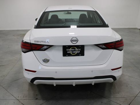 Used 2025 Nissan Sentra SV FWD image 8