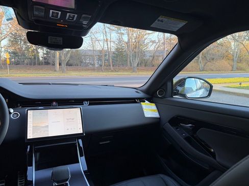 New 2026 Land Rover Range Rover Evoque Dynamic SE image 10