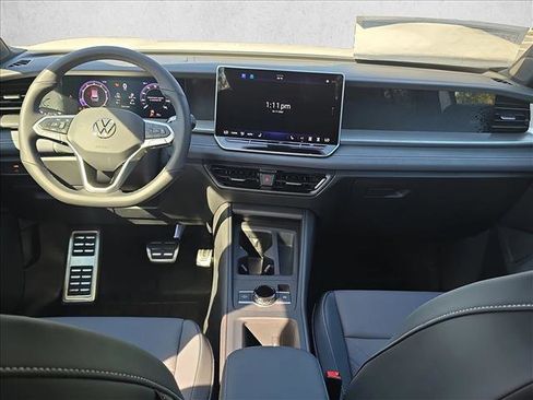 New 2026 Volkswagen Tiguan SE R-Line FWD image 15