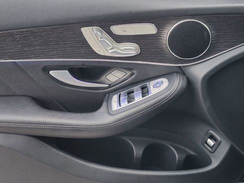 Used 2022 Mercedes-Benz GLC 300 GLC 300 w/ AMG Line image 22