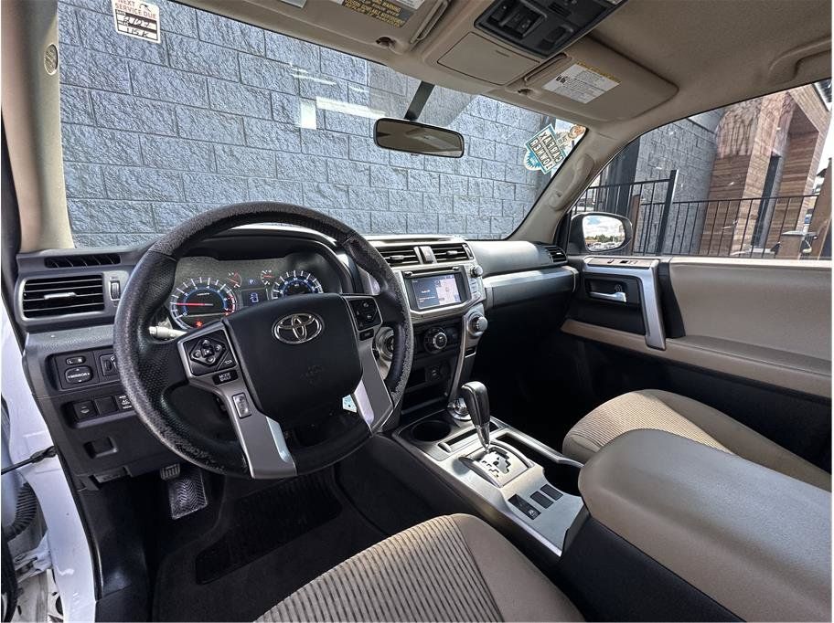 Used 2017 Toyota 4Runner SR5 AWD/4WD image 2