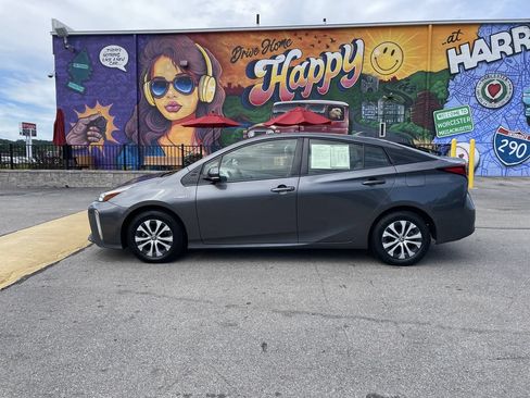 Certified 2019 Toyota Prius XLE AWD/4WD image 2