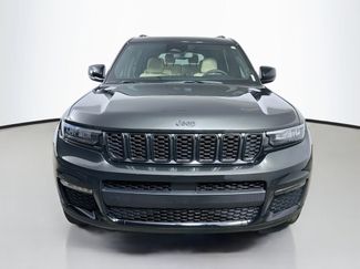 Used 2023 Jeep Grand Cherokee L Limited w/ Black Appearance Package AWD/4WD video 2