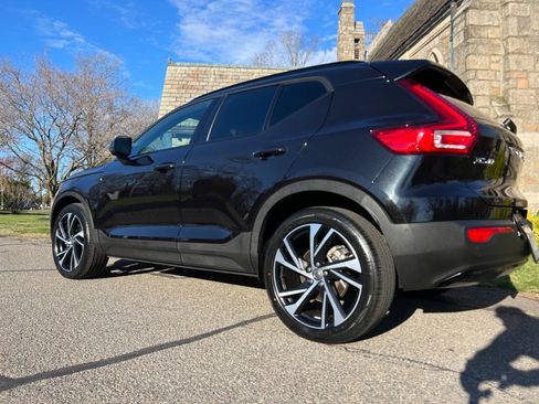 Used 2021 Volvo XC40 T5 R-Design w/ Advanced Package AWD/4WD image 18