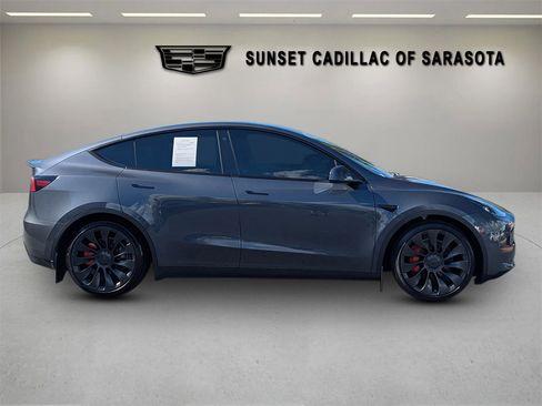 Used 2022 Tesla Model Y Performance image 6
