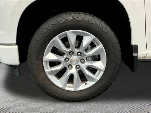 Used 2022 Chevrolet Silverado 1500 Custom AWD/4WD image 29