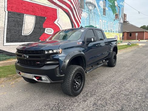 Used 2019 Chevrolet Silverado 1500 LT Trail Boss AWD/4WD image 2