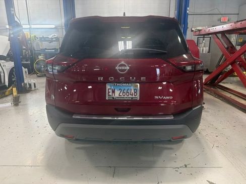Used 2022 Nissan Rogue SV AWD/4WD image 1