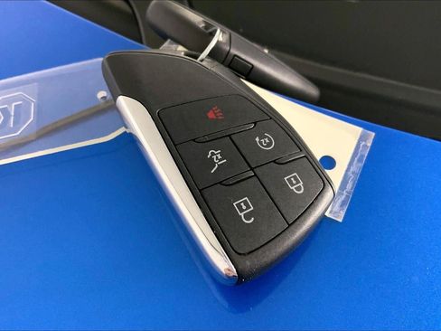 Used 2025 Chevrolet Equinox EV LT w/ Convenience Package FWD image 12