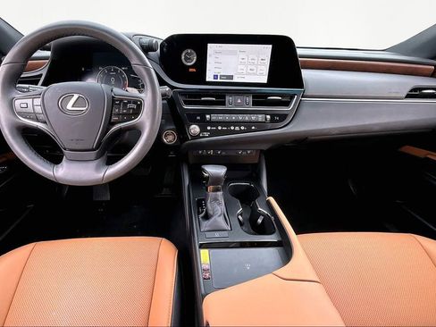 Used 2024 Lexus ES 350 w/ Premium Package image 8