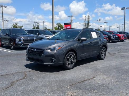 Used 2024 Subaru Crosstrek 2.0i Premium AWD/4WD image 2