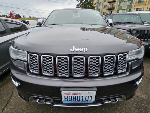 Used 2018 Jeep Grand Cherokee Overland image 3