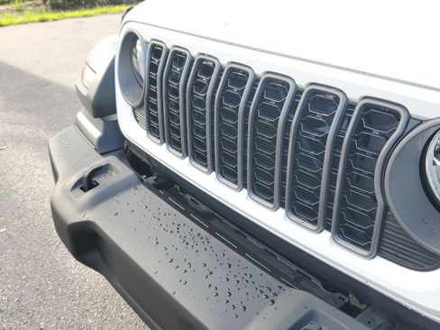 Used 2026 Jeep Wrangler Unlimited Sport AWD/4WD image 9