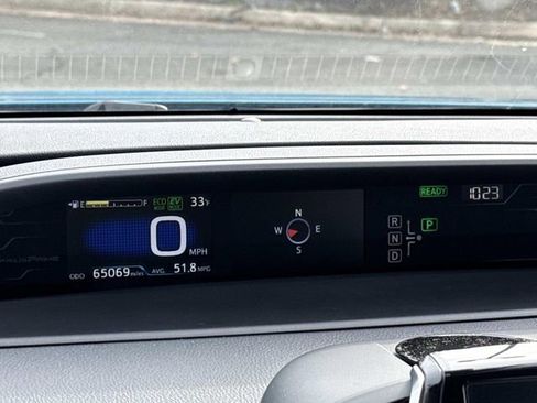 Used 2017 Toyota Prius Prime Advanced image 27