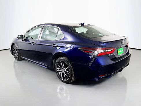Used 2022 Toyota Camry SE image 7