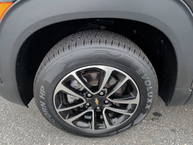 Used 2025 Chevrolet TrailBlazer LT AWD/4WD image 34