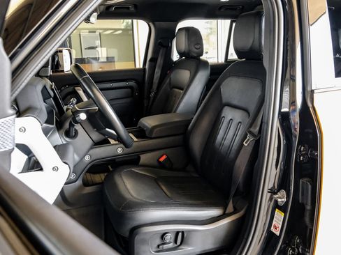 Used 2022 Land Rover Defender 110 X-Dynamic SE AWD/4WD image 34