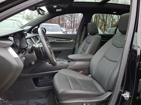 Used 2025 Cadillac XT6 Sport w/ LPO, Red Accent Package AWD/4WD image 15