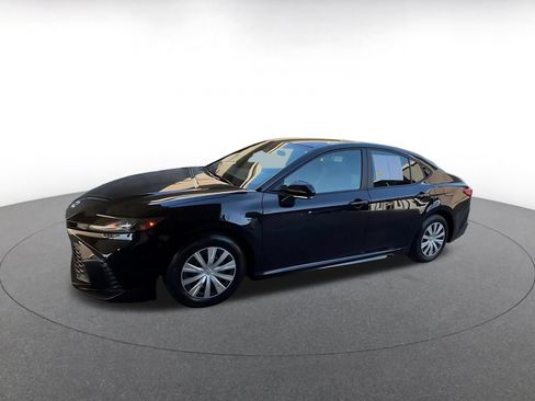 Used 2025 Toyota Camry SE FWD image 7