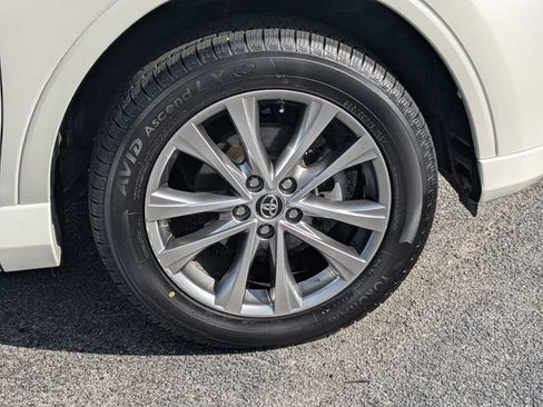 Used 2017 Toyota RAV4 Platinum FWD image 13