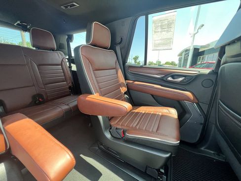 Used 2023 GMC Yukon Denali Ultimate AWD/4WD image 48