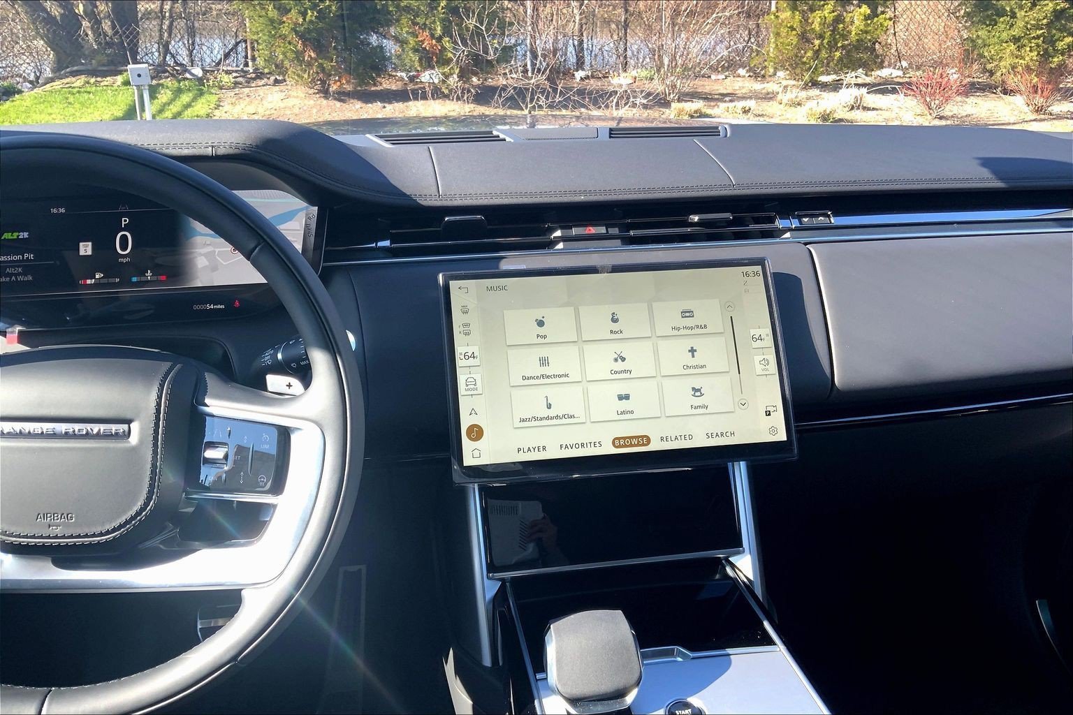 New 2026 Land Rover Range Rover Long Wheelbase SE AWD/4WD image 6