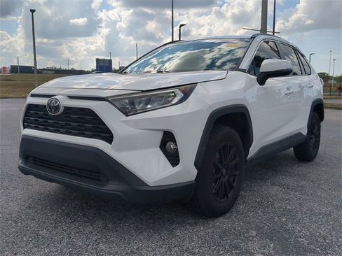 Used 2020 Toyota RAV4 XLE image 9