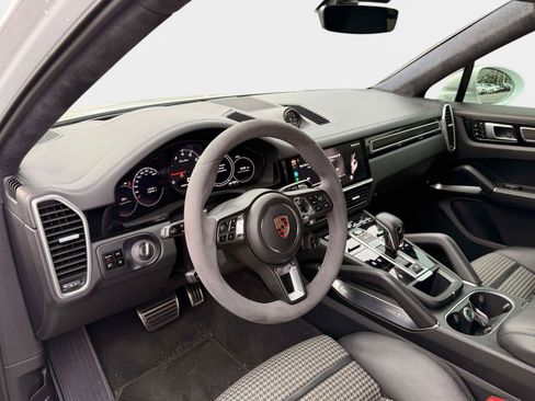 Used 2020 Porsche Cayenne Turbo AWD/4WD image 11