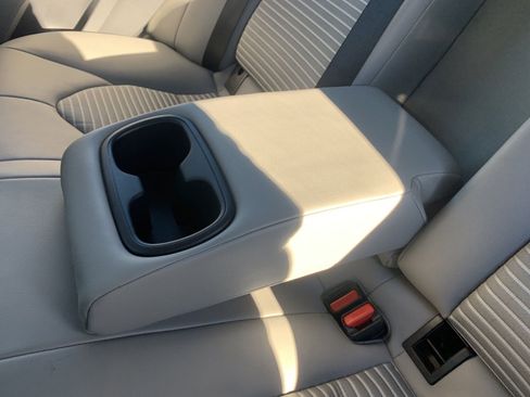 Used 2022 Toyota Camry SE image 14