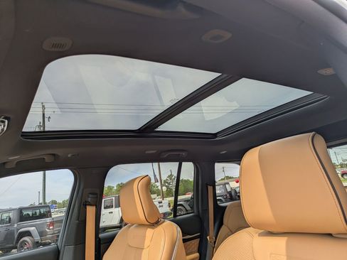 Used 2024 Jeep Grand Cherokee Summit image 17