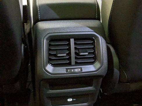 New 2025 Volkswagen Taos SE image 24