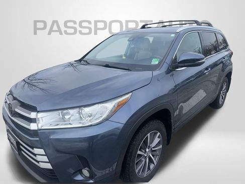 Used 2019 Toyota Highlander XLE image 28